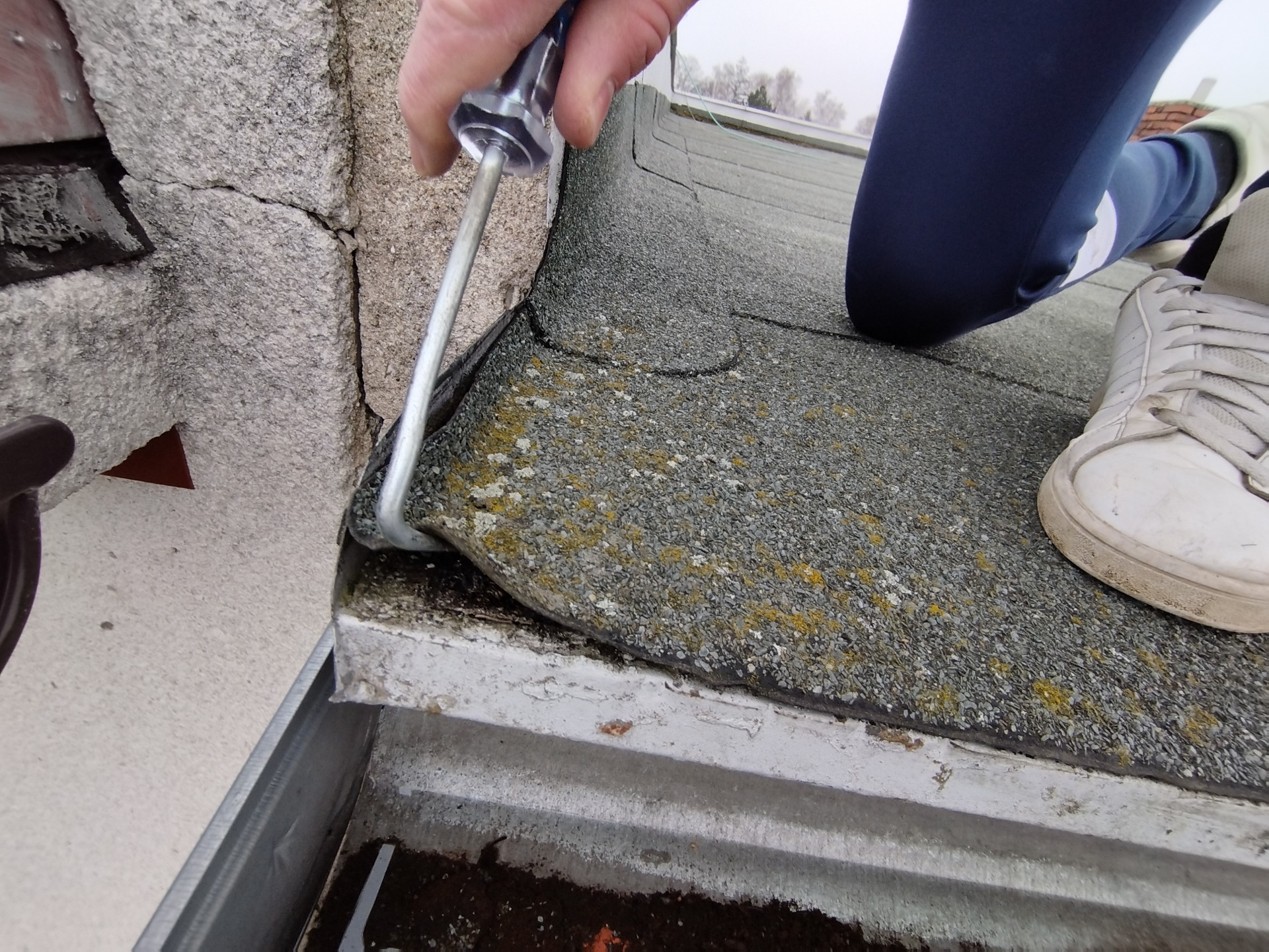 Separace hydroizolační vrstvy od podkladu